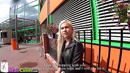 Girl loves to suck cock british hotel porn
